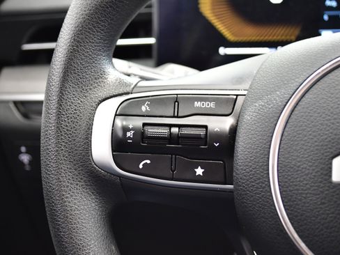 Used 2025 Kia K5 LXS image 21