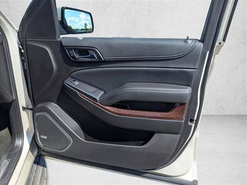 Used 2017 GMC Yukon XL SLT AWD/4WD image 25