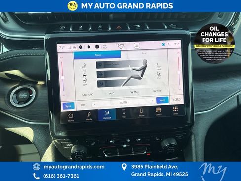 Used 2023 Jeep Grand Cherokee L Limited w/ Luxury Tech Group II AWD/4WD image 19