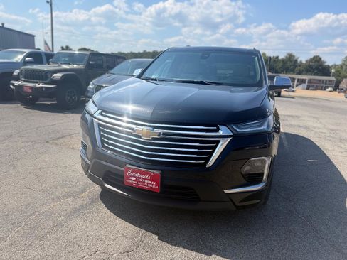 Used 2023 Chevrolet Traverse Premier w/ LPO, Floor Liner Package AWD/4WD image 8