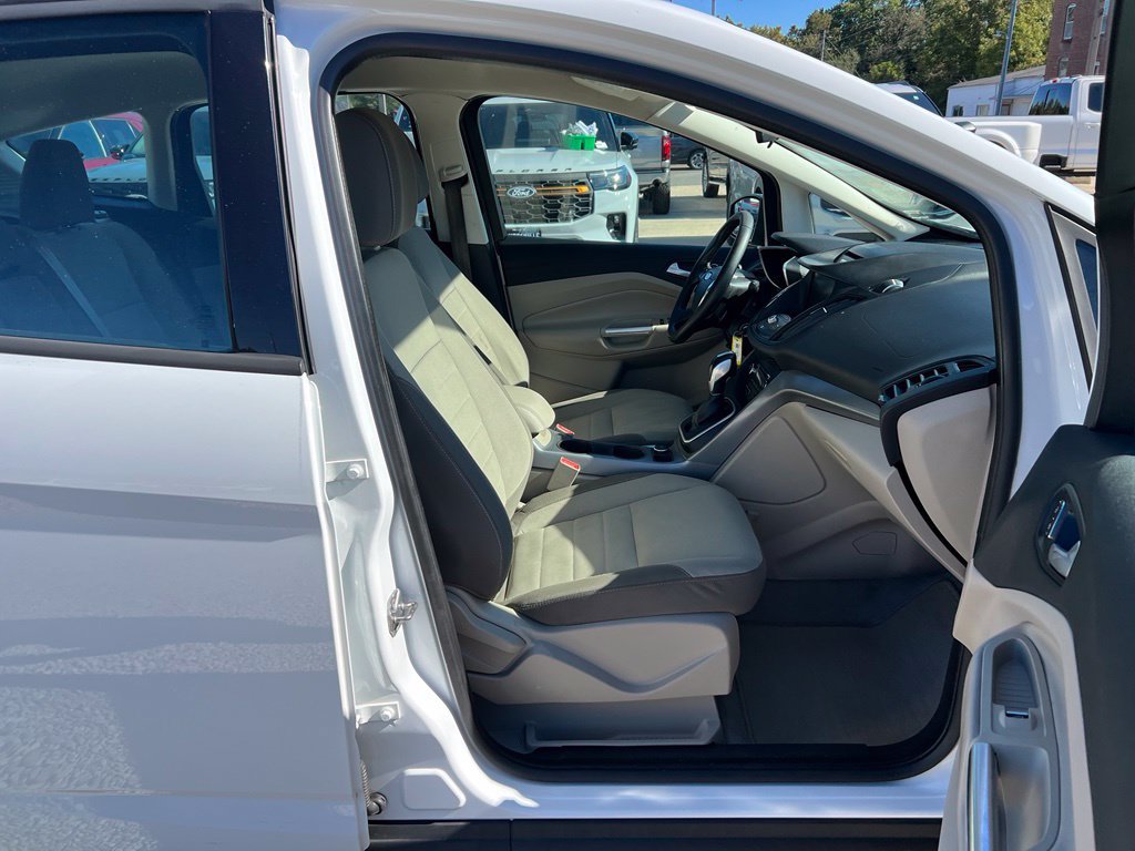 Used 2015 Ford C-MAX SE w/ Equipment Group 202A FWD image 20
