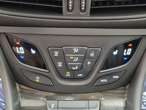 Used 2019 Buick Envision Premium AWD/4WD image 29