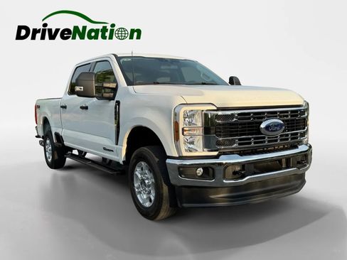 Used 2025 Ford F250 XLT AWD/4WD image 3