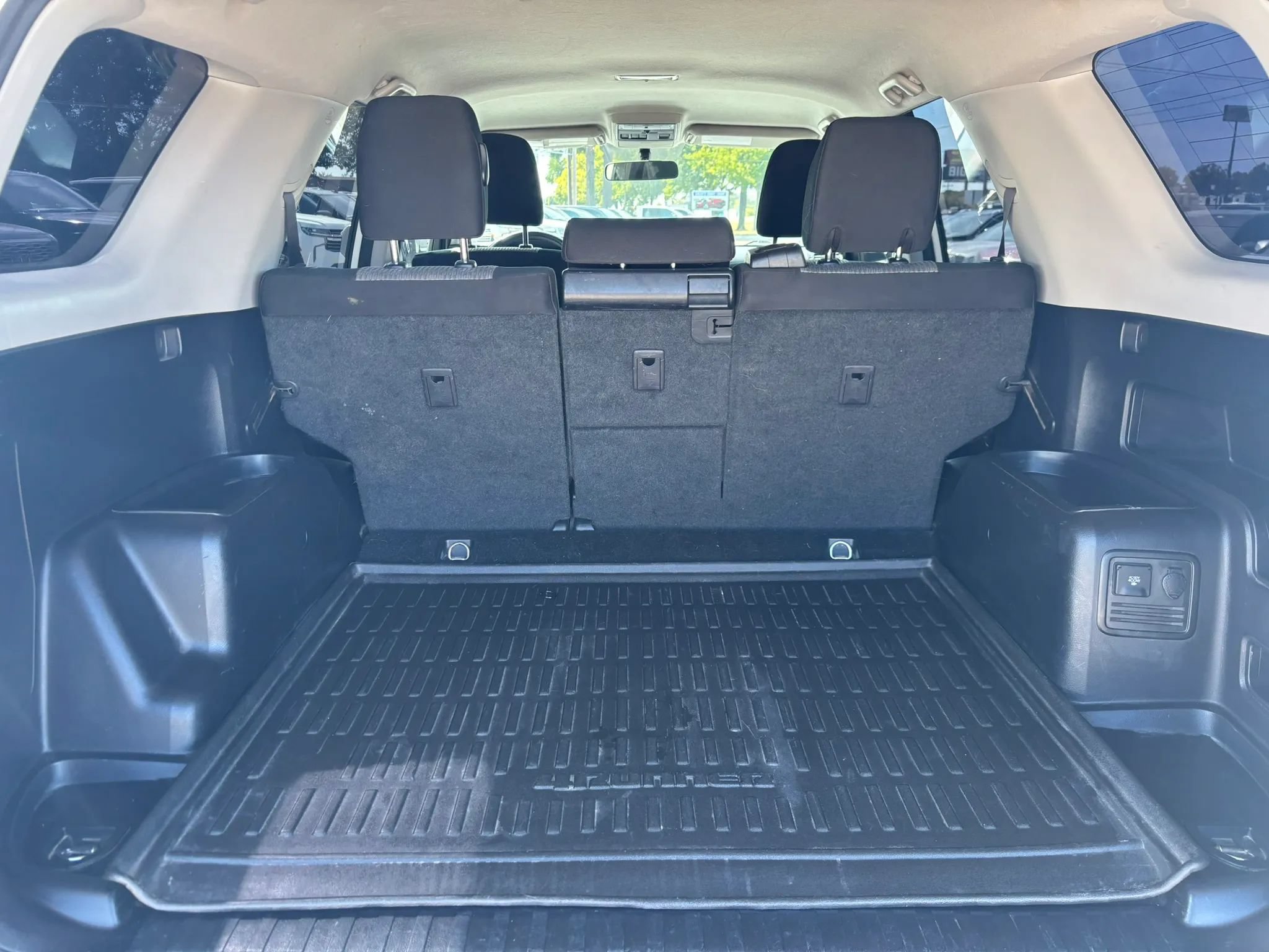 Used 2019 Toyota 4Runner SR5 AWD/4WD image 18
