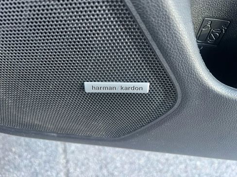 Used 2018 Subaru Outback 3.6R Touring w/ Popular Package #3 image 27