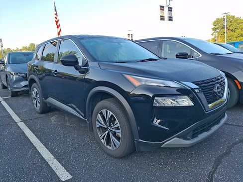 Used 2023 Nissan Rogue SV FWD image 3