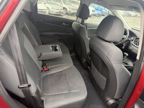 Used 2020 Kia Sorento LX FWD image 16