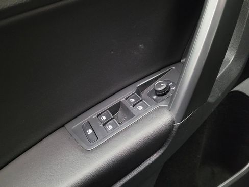 Used 2021 Volkswagen Tiguan SE FWD image 27