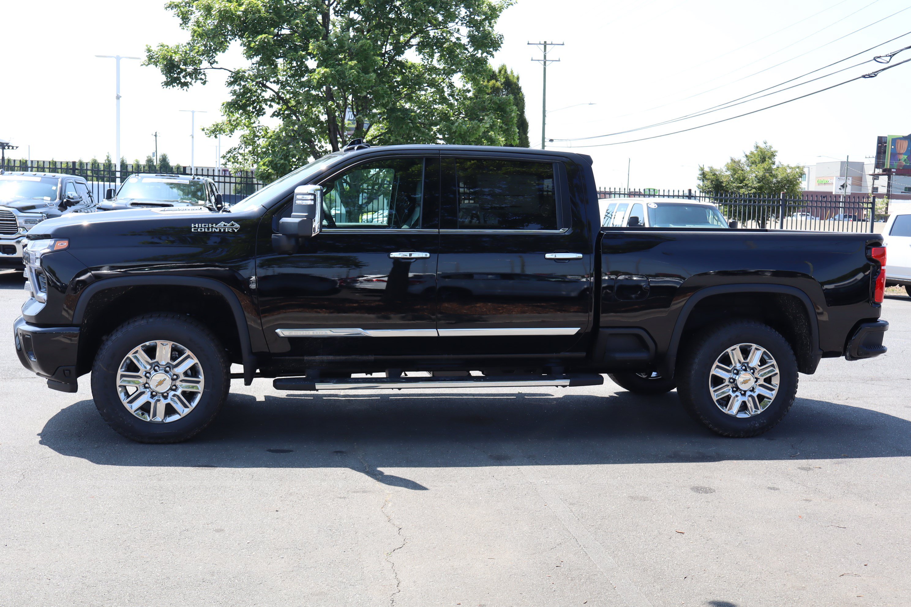 New 2026 Chevrolet Silverado 2500 High Country w/ High Country Premium Package AWD/4WD image 7