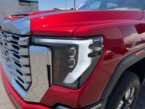 Used 2024 GMC Sierra 3500 Denali w/ Technology Package AWD/4WD image 9