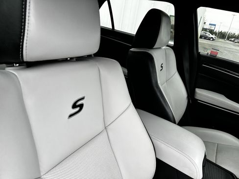 Used 2019 Chrysler 300 S w/ Safetytec Plus Group image 14