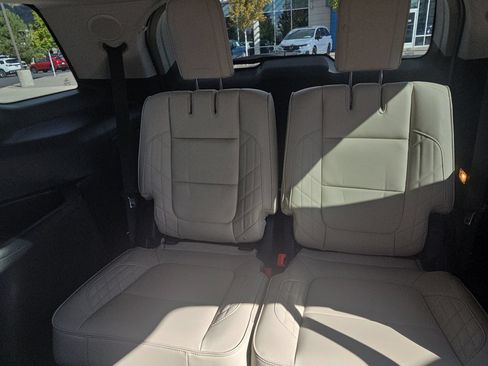 Used 2016 Ford Explorer Platinum AWD/4WD image 41