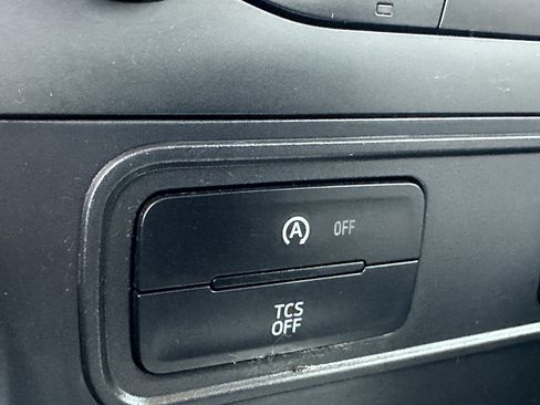 Used 2021 Ford EcoSport SE w/ SE Convenience Package FWD image 31
