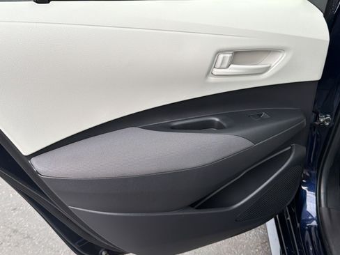 Used 2025 Toyota Corolla LE FWD image 31