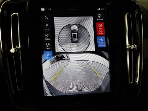 Used 2026 Volvo XC40 B5 Ultra w/ Climate Package image 13