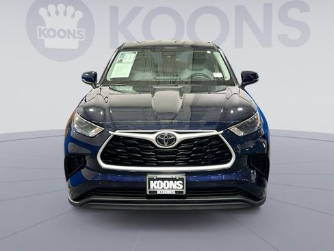 Used 2022 Toyota Highlander L image 11