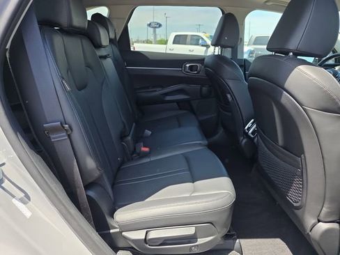 Used 2025 Kia Sorento S w/ Panoramic Sunroof Package FWD image 14