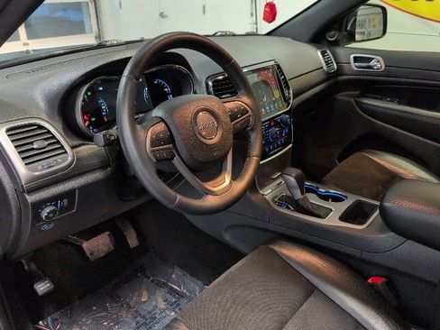 Used 2019 Jeep Grand Cherokee Altitude image 11