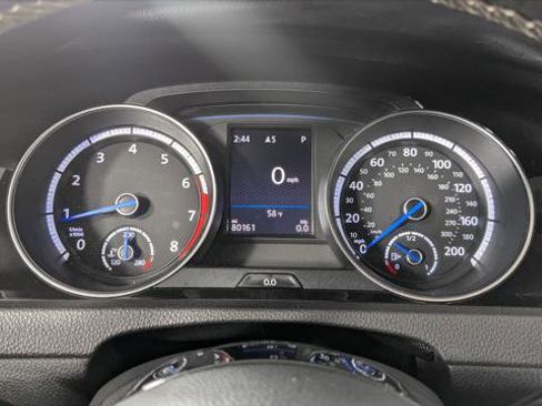 Used 2017 Volkswagen Golf R 4-Door image 26