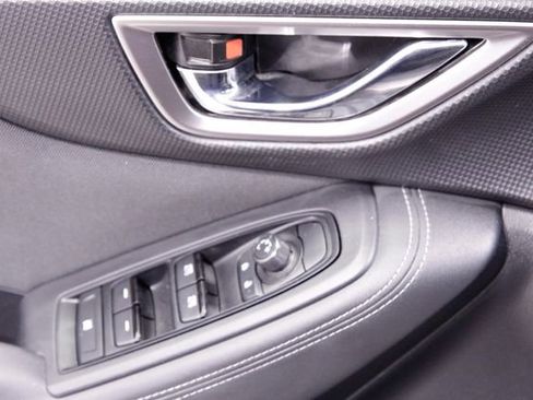 Used 2023 Subaru Forester Premium image 21