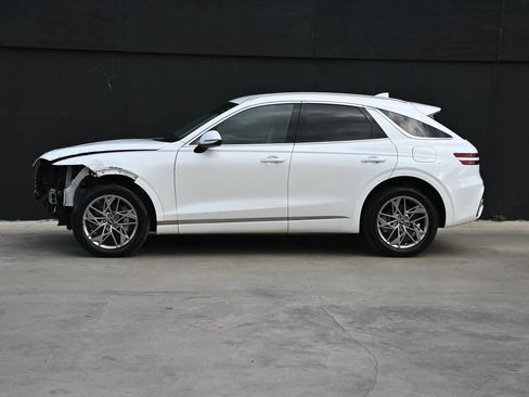 Used 2025 Genesis GV70 2.5T AWD/4WD image 7