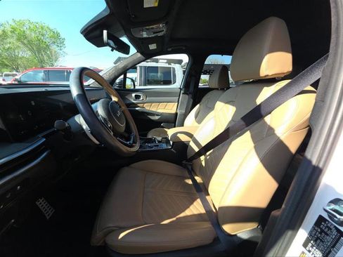 Used 2025 Kia Sorento SX Prestige w/ Olive Brown Leather Package image 3