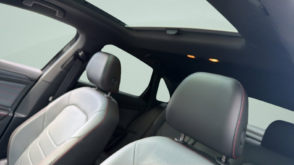 Used 2025 Volkswagen Jetta GLI Autobahn FWD image 17