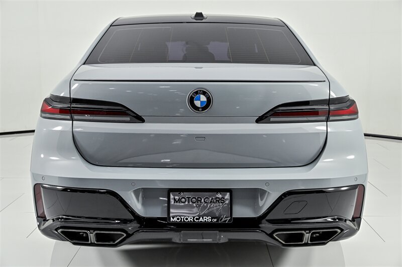 Used 2024 BMW 760i xDrive AWD/4WD image 13