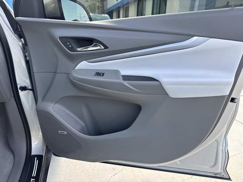 Used 2023 Chevrolet Bolt EUV Premier w/ Sun & Sound Package FWD image 14