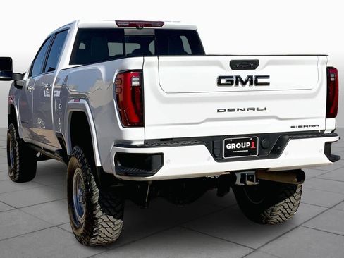 Used 2024 GMC Sierra 2500 Denali Ultimate image 12