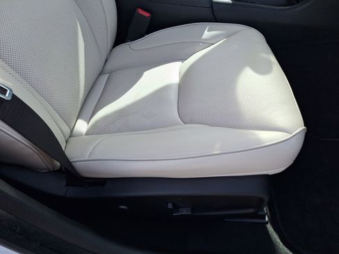 Used 2023 Chrysler 300 Touring L w/ Popular Equipment Group image 35