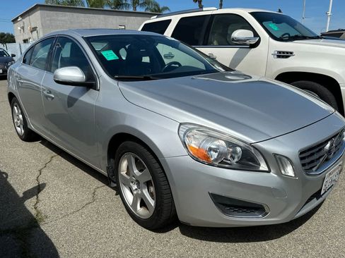 Used 2012 Volvo S60 T5 FWD image 3