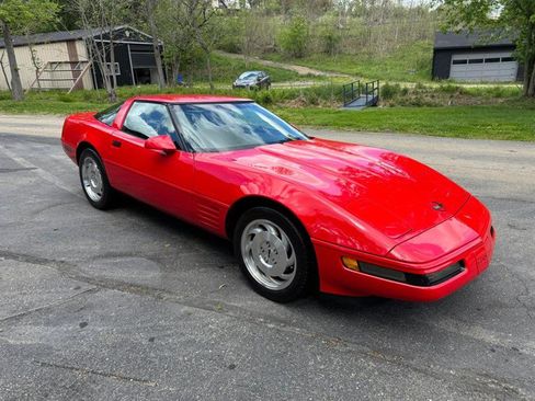 Used 1993 Chevrolet Corvette Coupe RWD image 3
