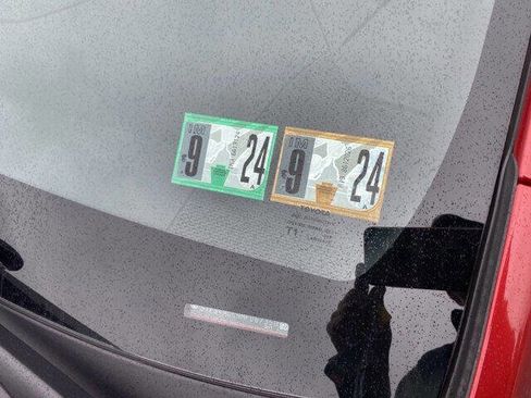 Used 2021 Toyota Corolla SE image 4