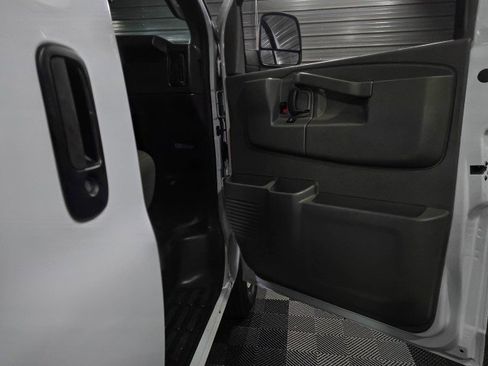 Used 2019 Chevrolet Express 3500 LS image 29