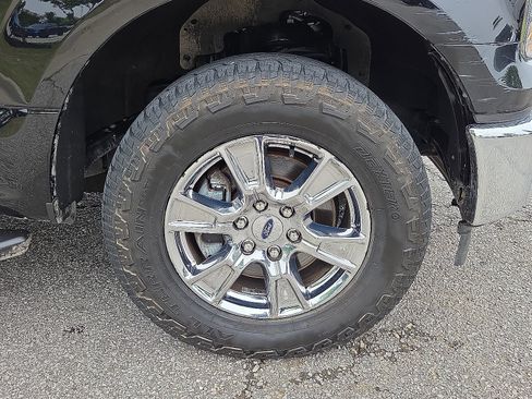 Used 2017 Ford F150 XLT w/ Equipment Group 302A Luxury AWD/4WD image 7