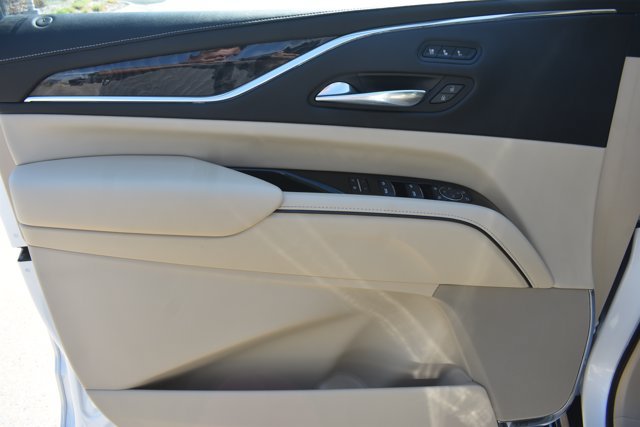 Used 2021 Cadillac Escalade ESV Premium Luxury RWD image 12