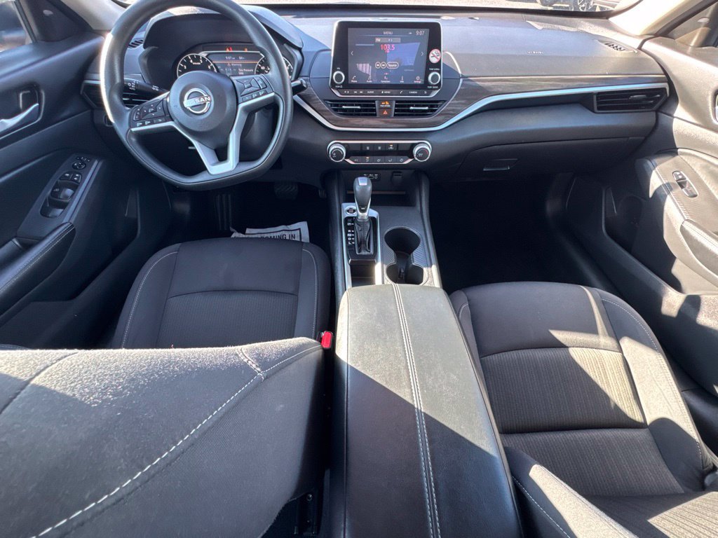 Used 2025 Nissan Altima 2.5 SV FWD image 16