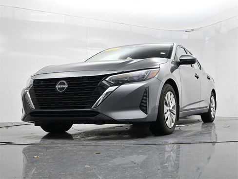 Used 2024 Nissan Sentra S image 33