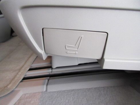 Used 2011 GMC Acadia Denali image 32