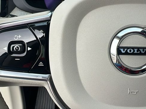 Used 2023 Volvo XC60 B6 Ultimate w/ Climate Package image 19