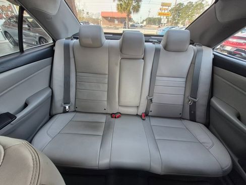 Used 2017 Toyota Camry XLE image 11
