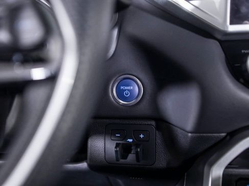 Used 2024 Toyota Sequoia Platinum image 36