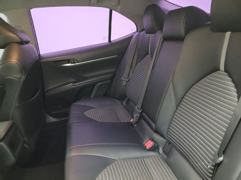 Used 2021 Toyota Camry SE w/ Carpet Mat Package (TMS) FWD image 18