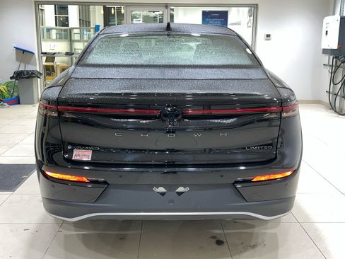 Used 2026 Toyota Crown Nightshade image 9