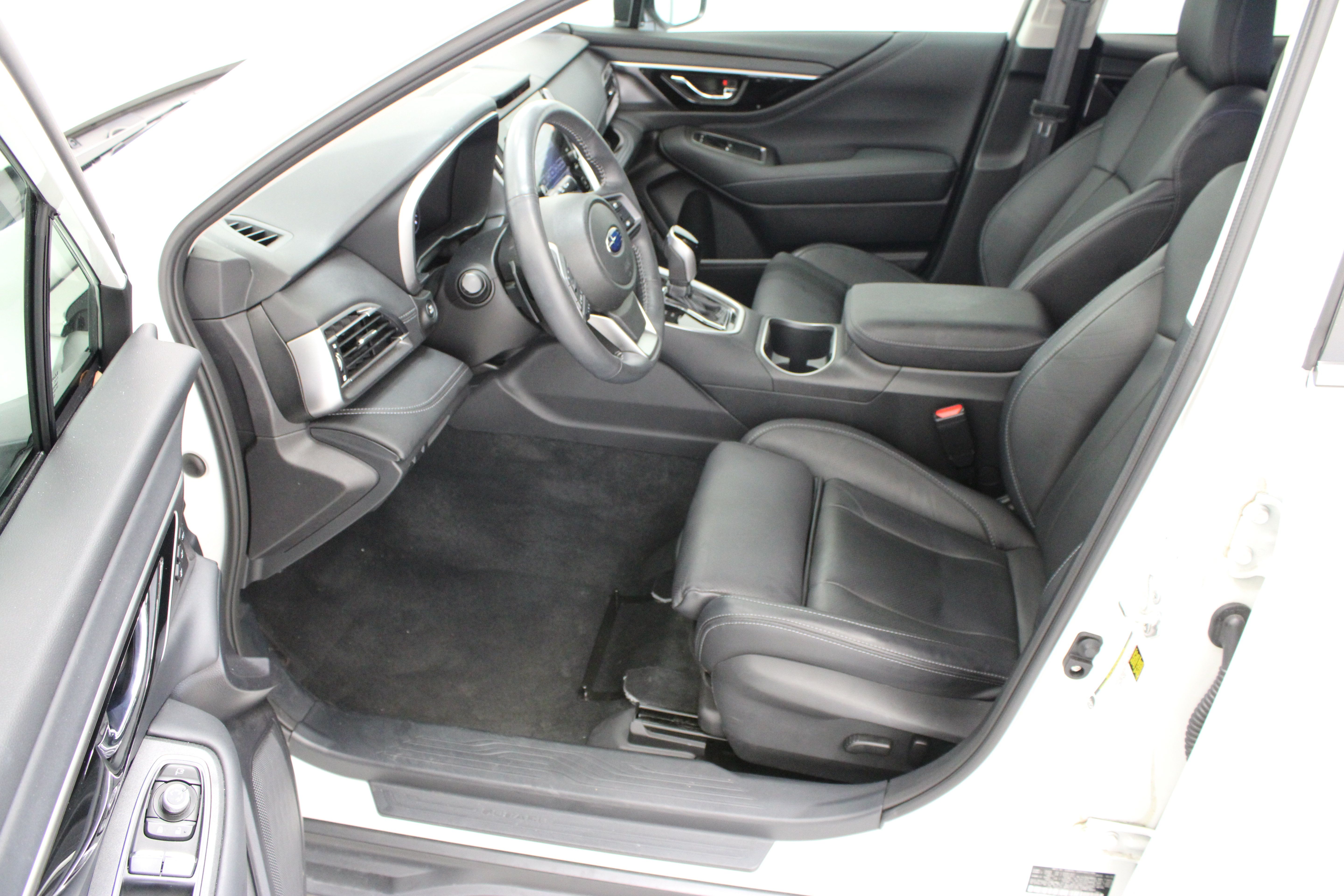 Used 2023 Subaru Outback Touring XT AWD/4WD image 14