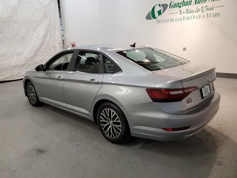 Used 2021 Volkswagen Jetta SE w/ SE Cold Weather Package FWD image 3