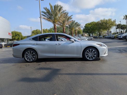 Used 2021 Lexus ES 300h w/ Premium Package FWD image 8