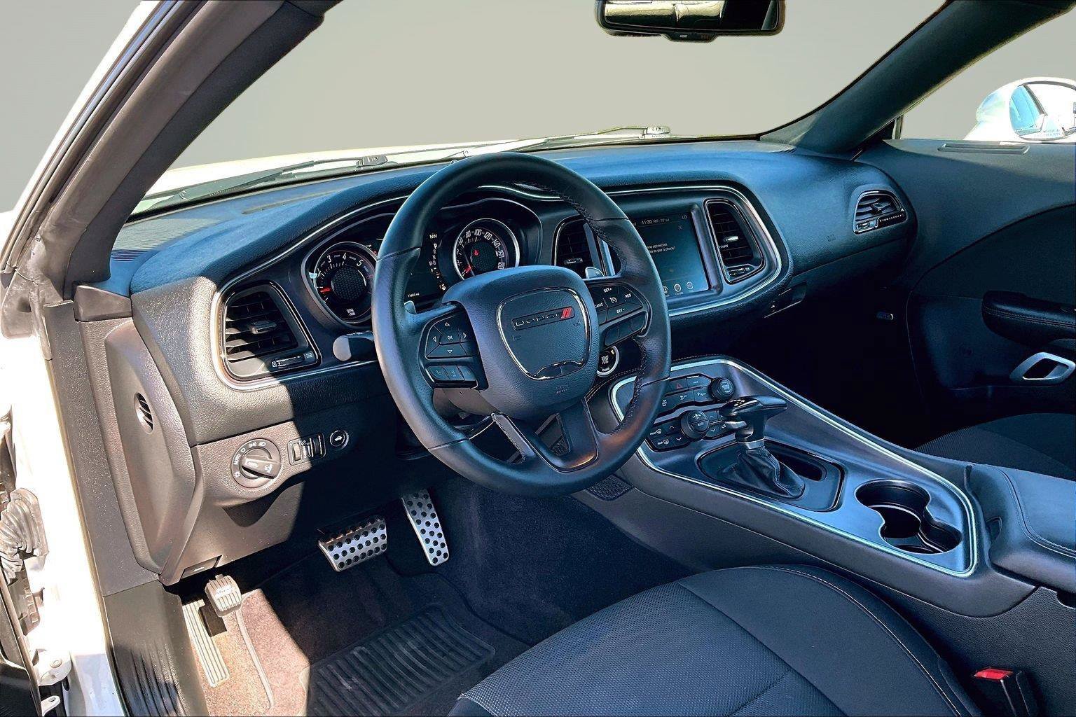 Used 2016 Dodge Challenger R/T Scat Pack RWD image 15