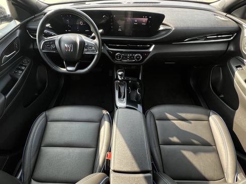 Used 2025 Buick Envista Sport Touring image 9